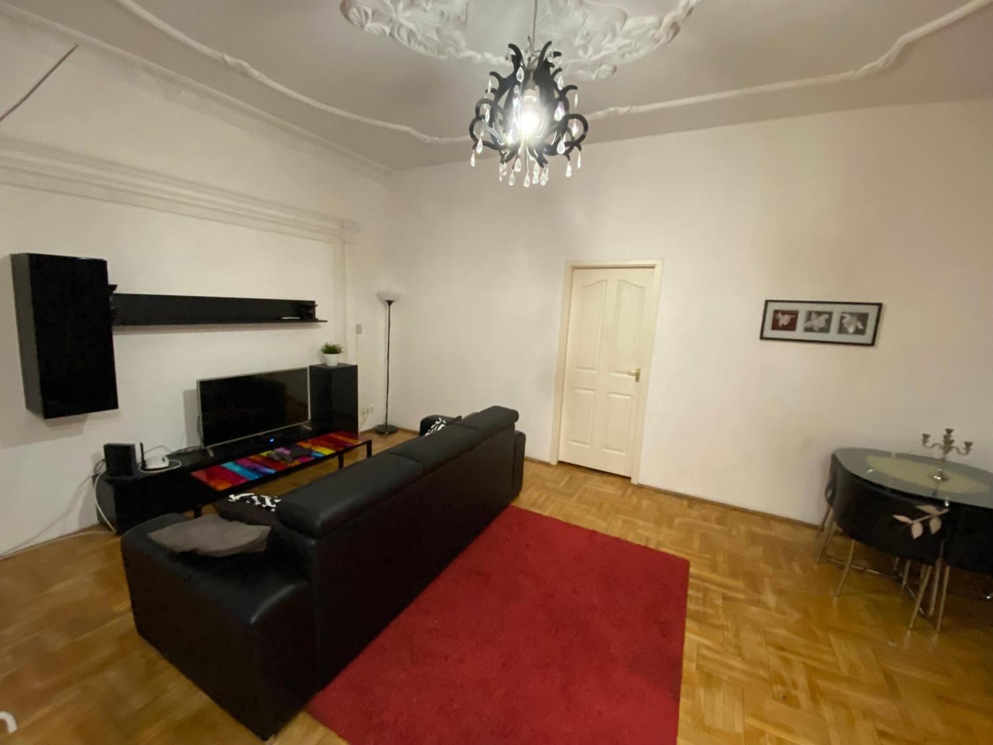 Apartment With Balcony And Ac Next To Danube Βουδαπέστη Εξωτερικό φωτογραφία