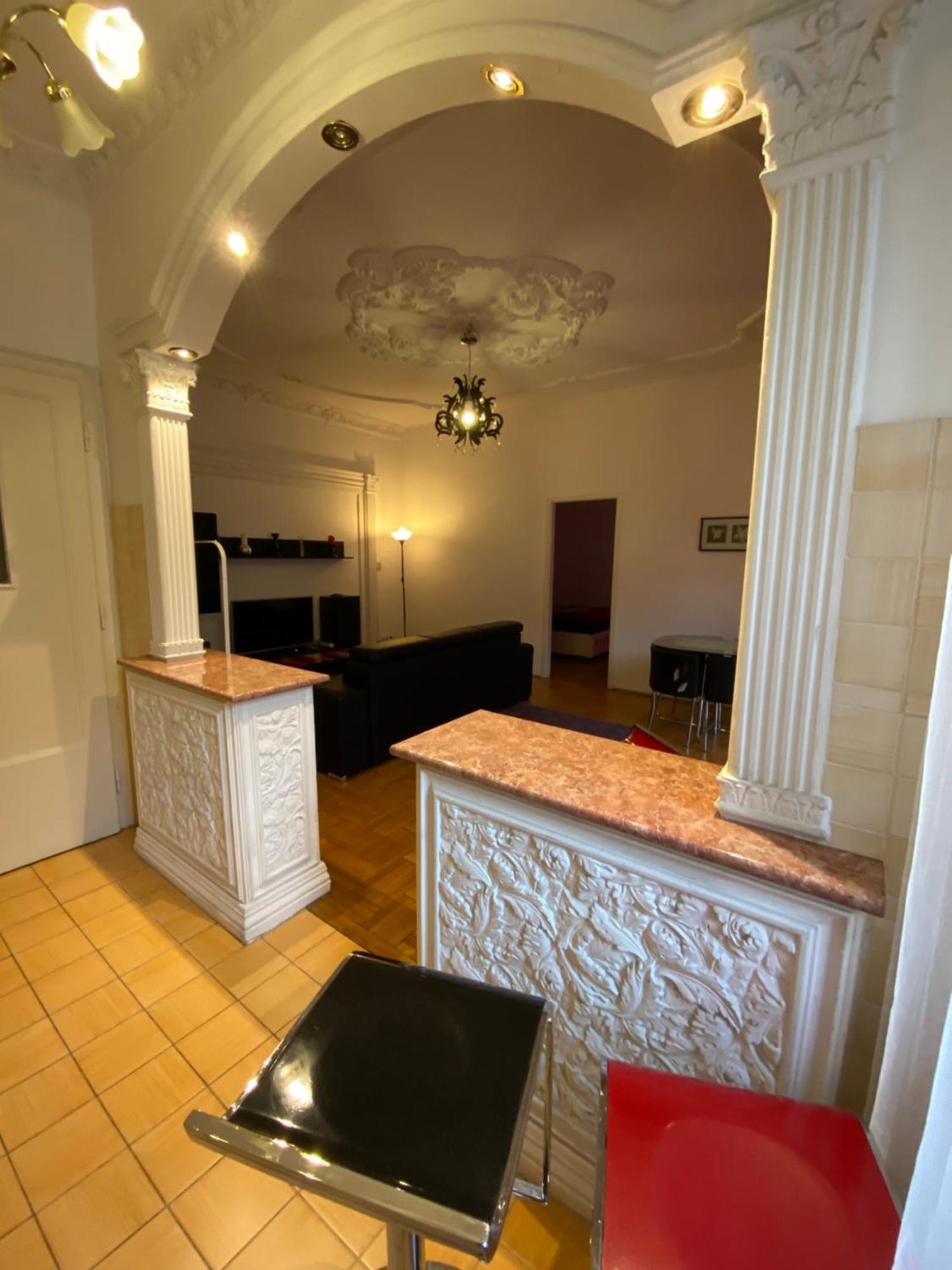 Apartment With Balcony And Ac Next To Danube Βουδαπέστη Εξωτερικό φωτογραφία